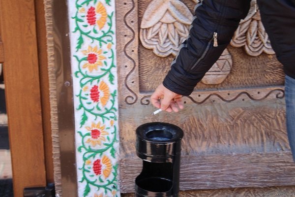 Як у Луцьку цигарки міняли на цукерки. ФОТО