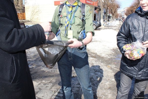 Як у Луцьку цигарки міняли на цукерки. ФОТО