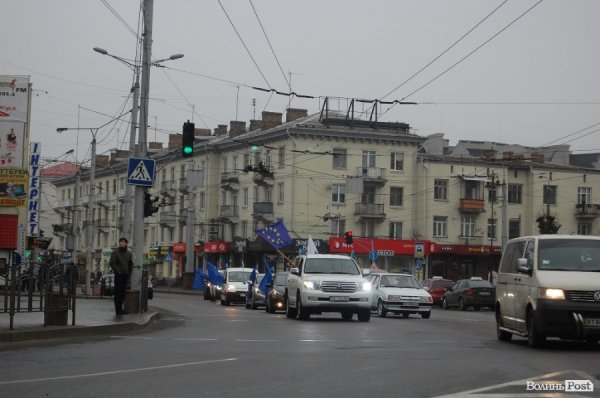 У Луцьку відбувся автопробіг за Європу. ФОТО