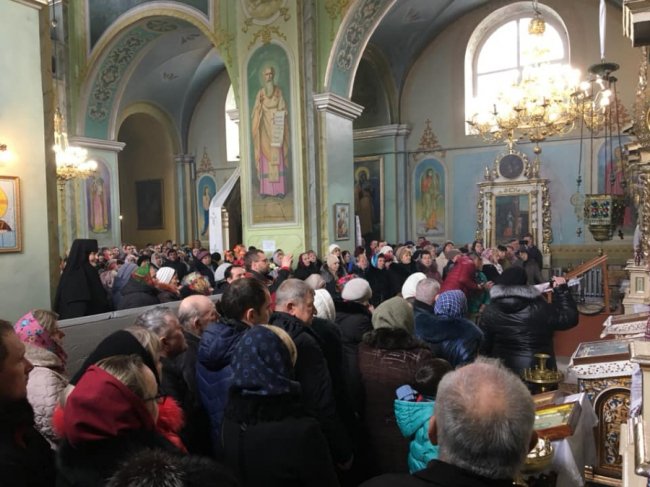 У храмі села Жидичин вперше відслужили панахиду за Героями Небесної Сотні українською. ВІДЕО