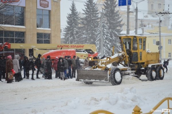 Як Луцьк замело снігом. ФОТО