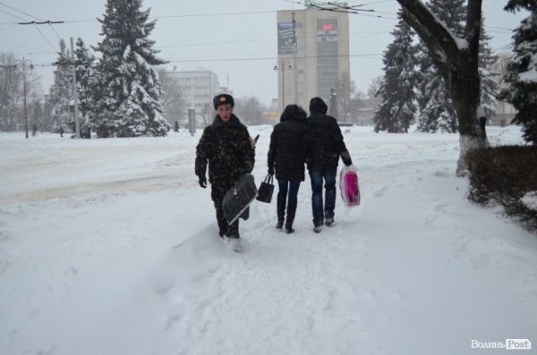 Як Луцьк замело снігом. ФОТО