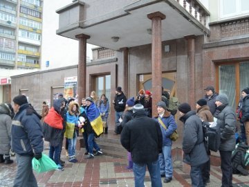 У Луцьку дві сотні людей готуються їхати на Київ. ФОТО
