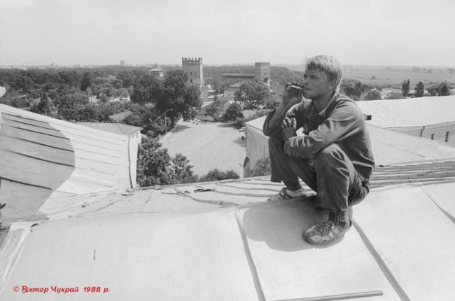 Луцький фотограф показав, якою була площа перед замком 30 років тому