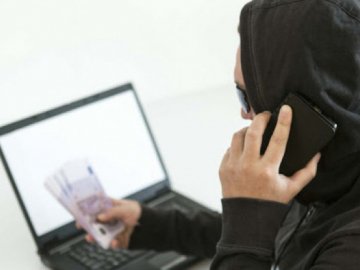 Аферисти ошукали волинян на понад 50 тисяч