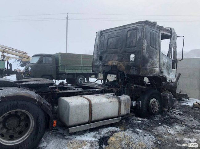 «Дикість, немає слів», – голова ОТГ під Луцьком про підпал автомобілів. ФОТО