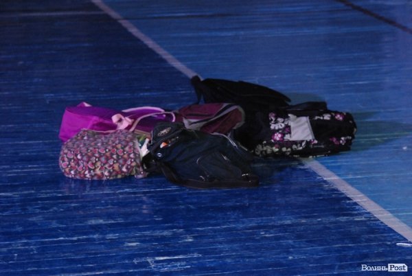 У Луцьку «Нова лінія» та спортзал стали театрами. ФОТО. ВІДЕО