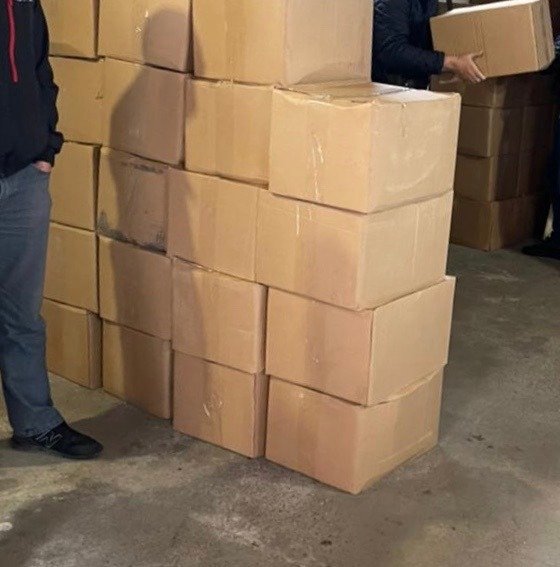 На Волині вилучили понад 200 ящиків контрафактних цигарок з російськими акцизними марками. ФОТО