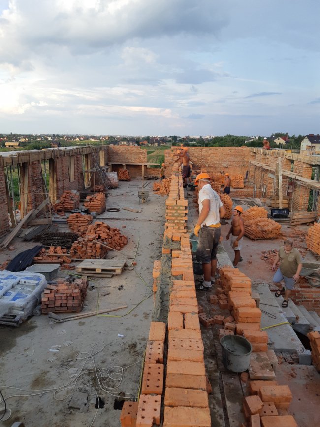 «Західний Олімп» завершує першу чергу будівництва сучасних квартир під Луцьком*. ФОТО