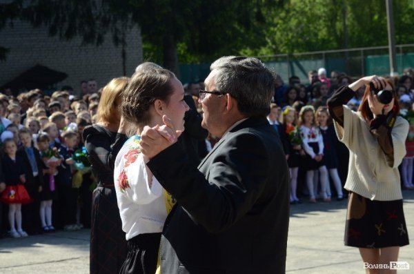 У Луцьку - останній дзвінок для школярів. ФОТО