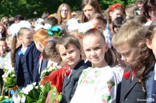 У Луцьку - останній дзвінок для школярів. ФОТО