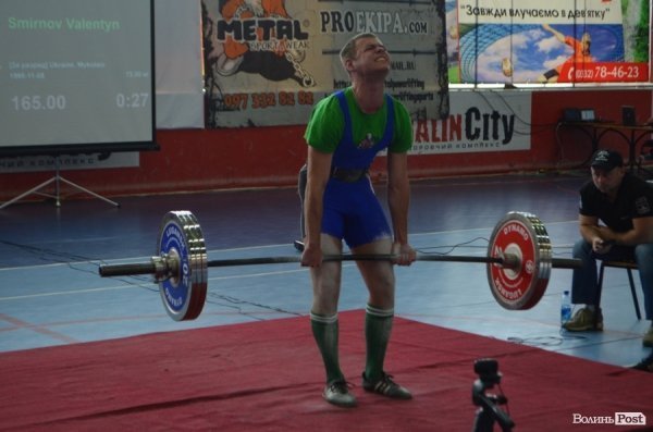 У Луцьку стартував ювілейний чемпіонат світу WPA з пауерліфтингу. ФОТО 
