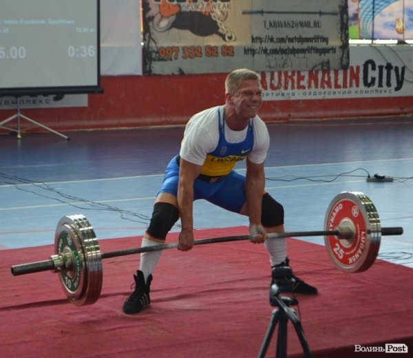 У Луцьку стартував ювілейний чемпіонат світу WPA з пауерліфтингу. ФОТО 