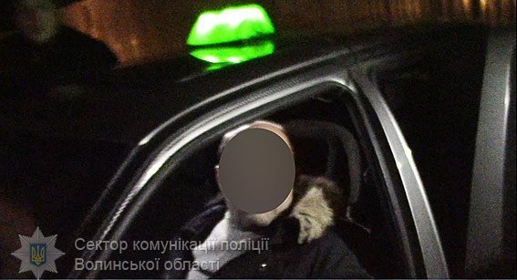 Луцькі правоохоронці затримали сутенера