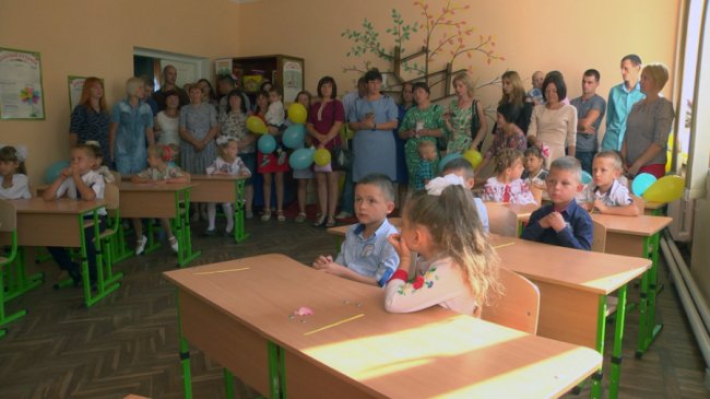 Сільським школам – інновації: на Волині благодійники зробили подарунки до Дня знань