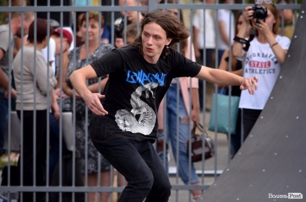 У Луцьку відкрили перший в регіоні скейтпарк. ФОТО