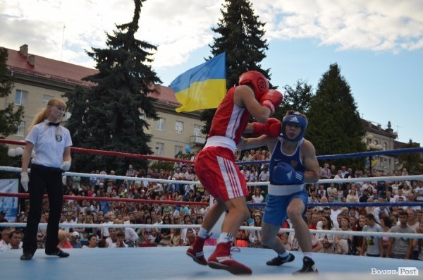 Кров'ю і потом: як у Луцьку билися за перемогу в боксі. ФОТОРЕПОРТАЖ
