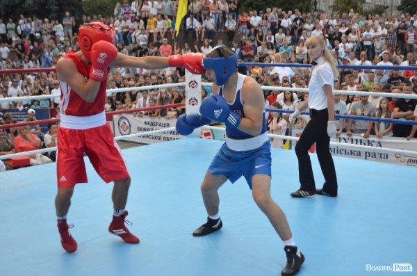 Кров'ю і потом: як у Луцьку билися за перемогу в боксі. ФОТОРЕПОРТАЖ