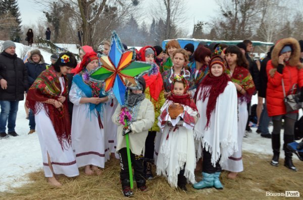 Лід, ополонка та Йорданська вода: Водохреще у Луцьку 