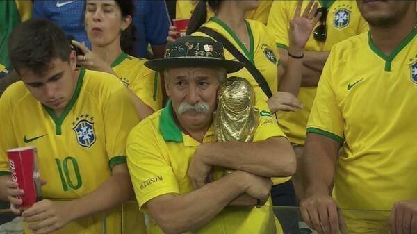 Провал збірної Бразилії: зневіра й сльози вболівальників. ФОТО