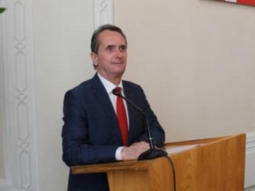 Без житла, але з елітним Mercedes та мільйонами у банку: головний казначей Волині показав декларацію