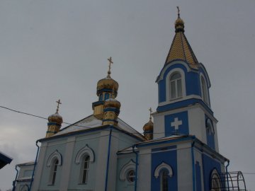 У волинському селі освятили нові куполи храму