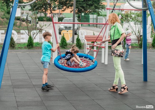 З музикою, кульками та подарунками: як ЖК «Юпітер» зустрічав своїх мешканців. ФОТО*