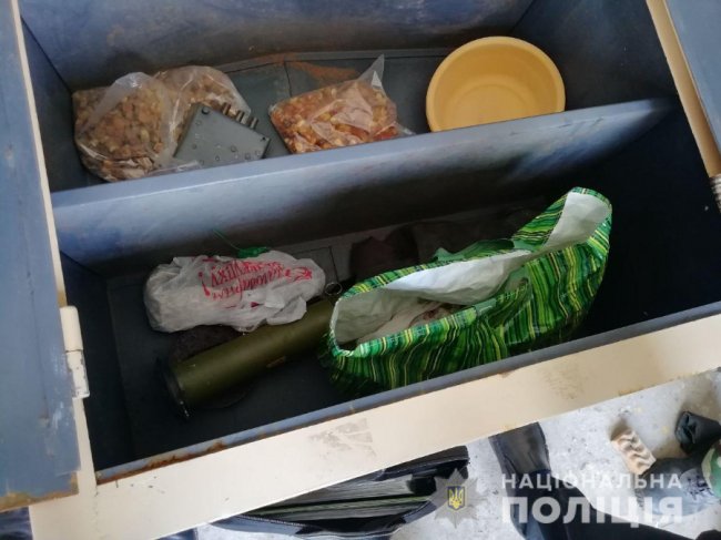 У рівненського підприємця під час обшуку знайшли гранатомет, бурштин та крадений Range Rover. ФОТО  