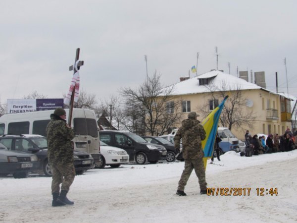 Волинь на колінах зустріла загиблого бійця Маріса Камінського