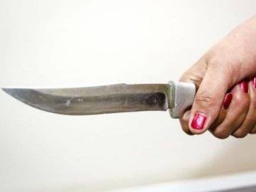 33-річна волинянка під час п’яної суперечки вдарила ножем співмешканця