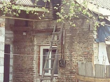 У Луцьку чоловік врятував будинок сусідів від пожежі