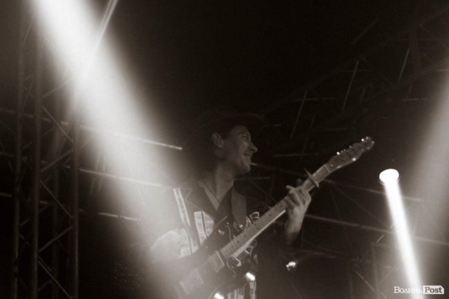 Квітчаста піжама, босі ноги і сотні «дякую»: у Луцьку – «майже квартирник» Бабкіна. ФОТО