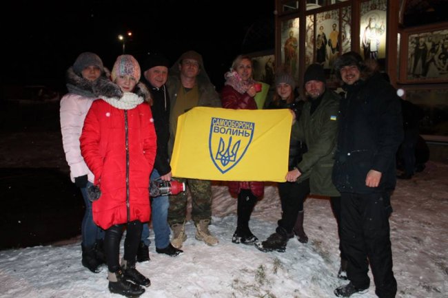 У селі під Луцьком влаштували «нічне Водохреще»