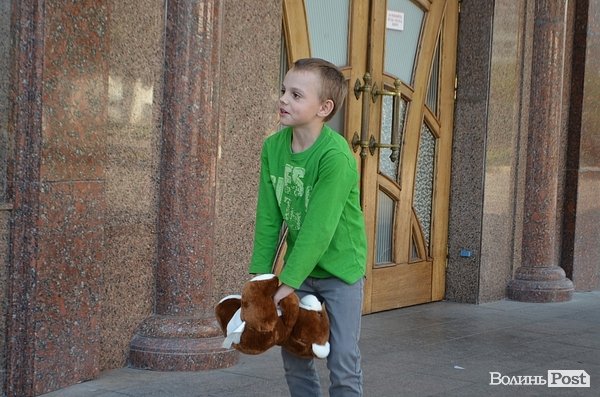 Маленьким лучанам  роздавали скандинавських «друзів». ФОТО