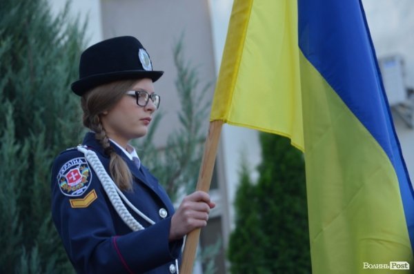 Іноземні делегати прибули на підняття прапора України у Луцьку. ФОТО