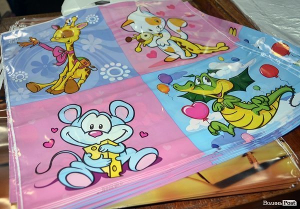 На Фабриці святого Миколая у Луцьку згуртували майже півтисячі волонтерів. ФОТО