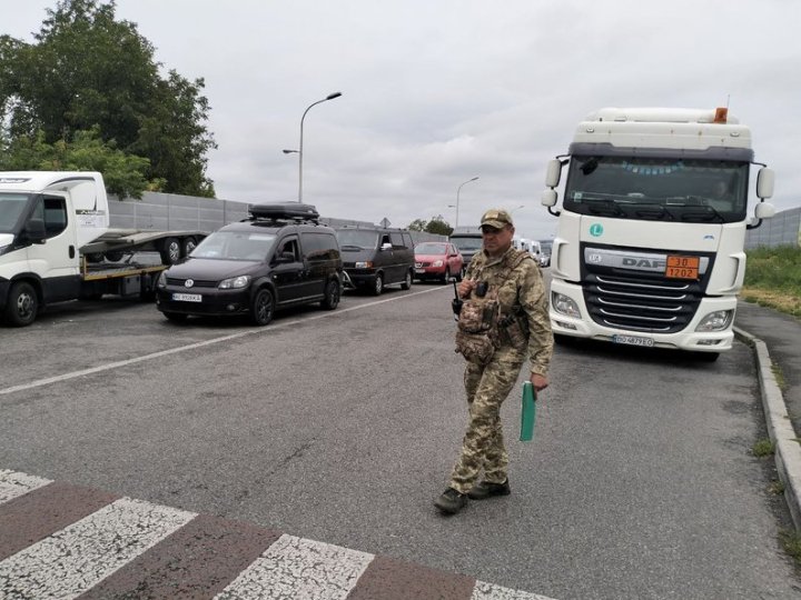 Чи є черги автівок на єдиному волинському пункті пропуску до ЄС. ВІДЕО