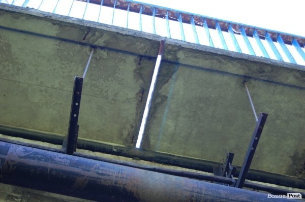 Луцькі «мости на мільйон» сипляться. ФОТО