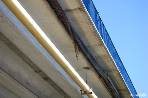 Луцькі «мости на мільйон» сипляться. ФОТО