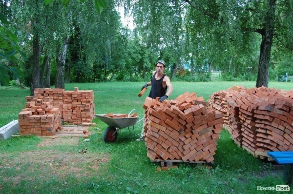 Чиновники перевірили якість життя на селі під Луцьком. ФОТО