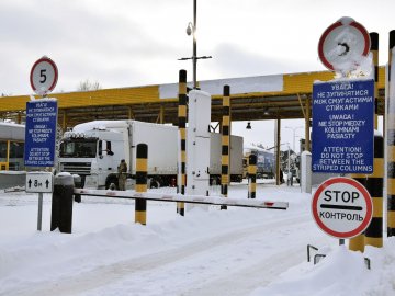 Рух через пункт пропуску «Ягодин-Дорогуськ» знову заблоковано