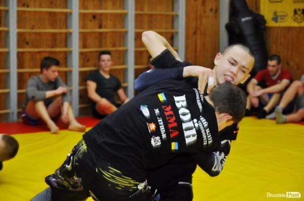 Сила духу та міць тіла: де з луцьких підлітків роблять воїнів