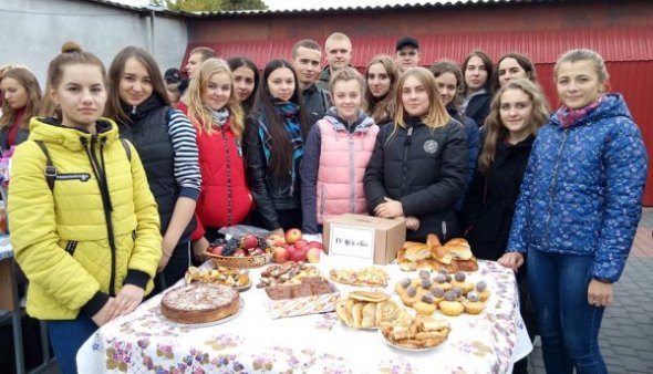 Студенти ковельського медколеджу зібрали кошти на лікування онкохворого хлопчика