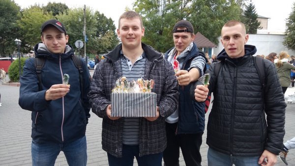 Студенти ковельського медколеджу зібрали кошти на лікування онкохворого хлопчика