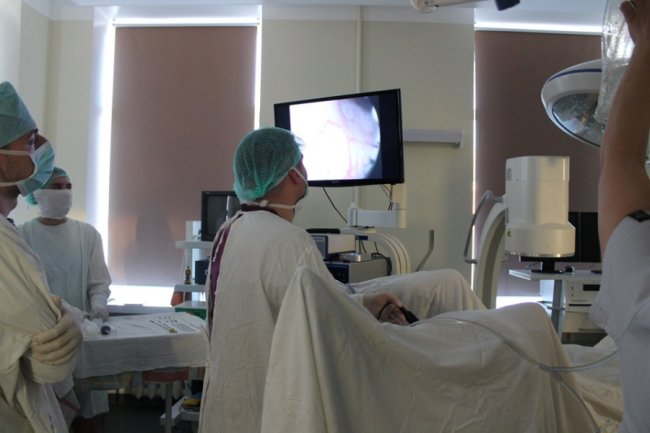 Волинські лікарі провели складну операцію на сечовому міхурі