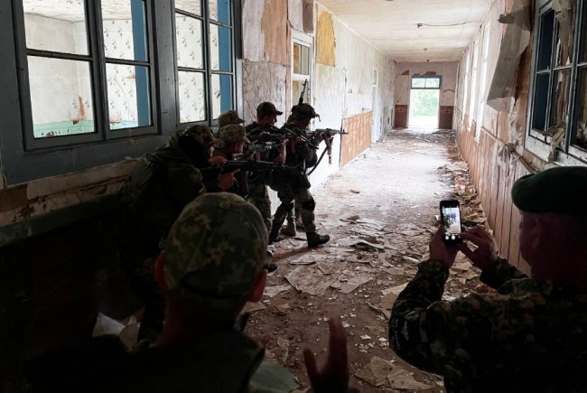 Інструктор зі США тренує прикордонників на Волині. ФОТО