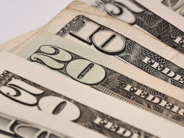 Курс валют у Луцьку на 30 березня