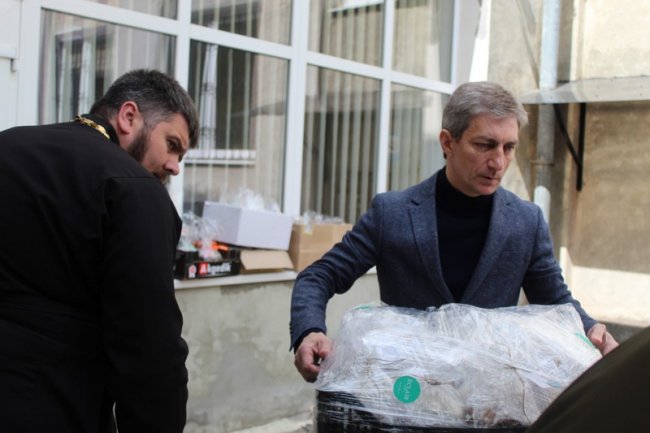 Військовим волинської бригади передали на Схід великодні паски. ФОТО