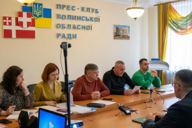 Видобуток бурштину та торфу на Волині: майнова комісія обласної ради затвердила звіт керівника КП «Волиньприродресурс»