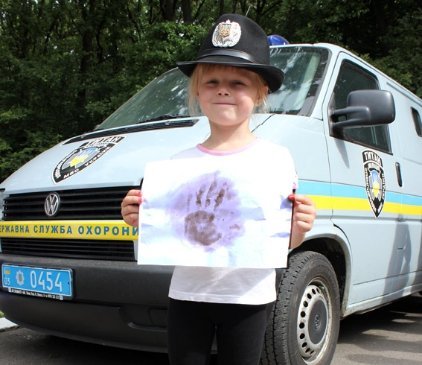 «Беркут» влаштував «показуху» дітям у таборі під Луцьком. ФОТО